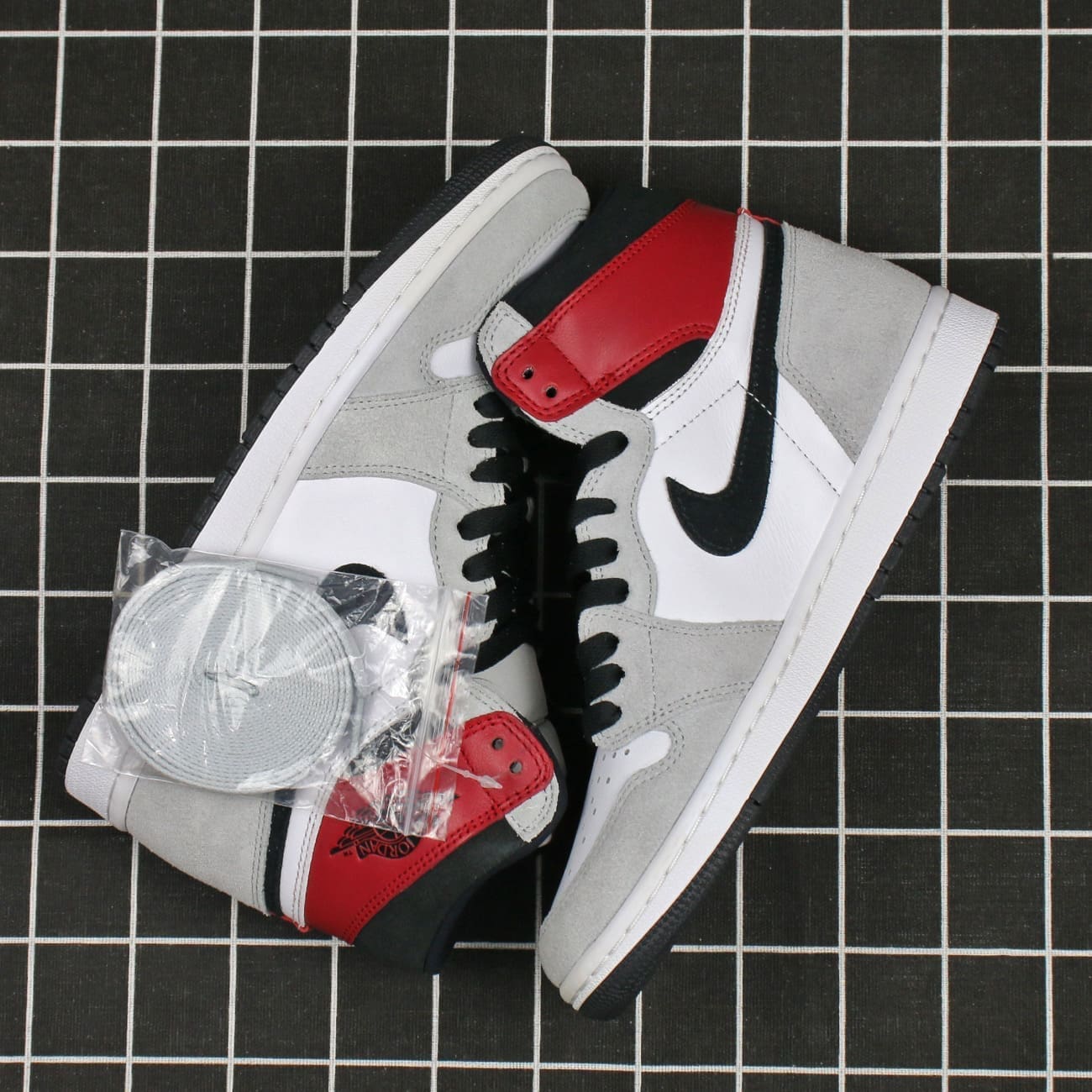 Jordan 1 Retro High Light Smoke Grey Replica