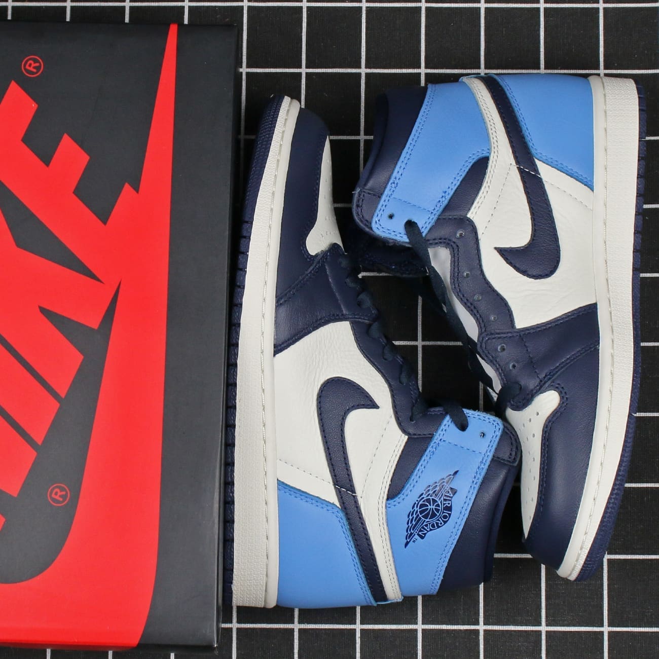 Air Jordan 1 Retro High OG Obsidian Replica