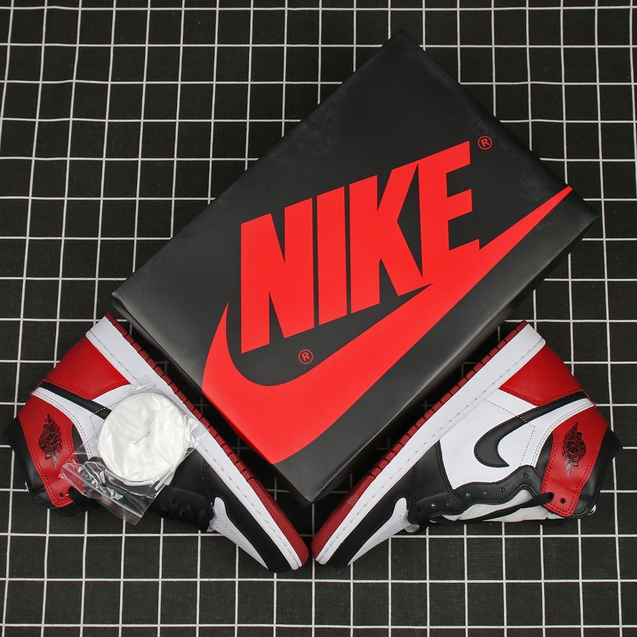 Air Jordan 1 Retro High OG Black Toe Replica