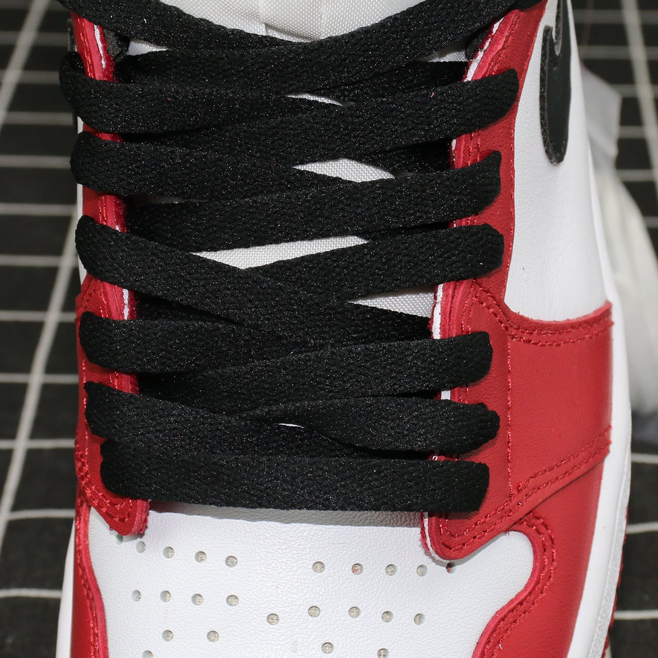 Jordan 1 Retro Chicago (2015) Replica