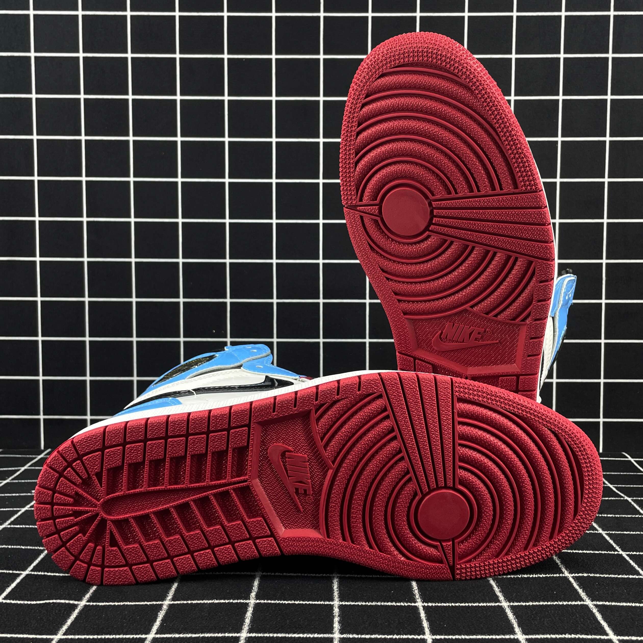 Jordan 1 Retro High Fearless UNC Chicago Replica