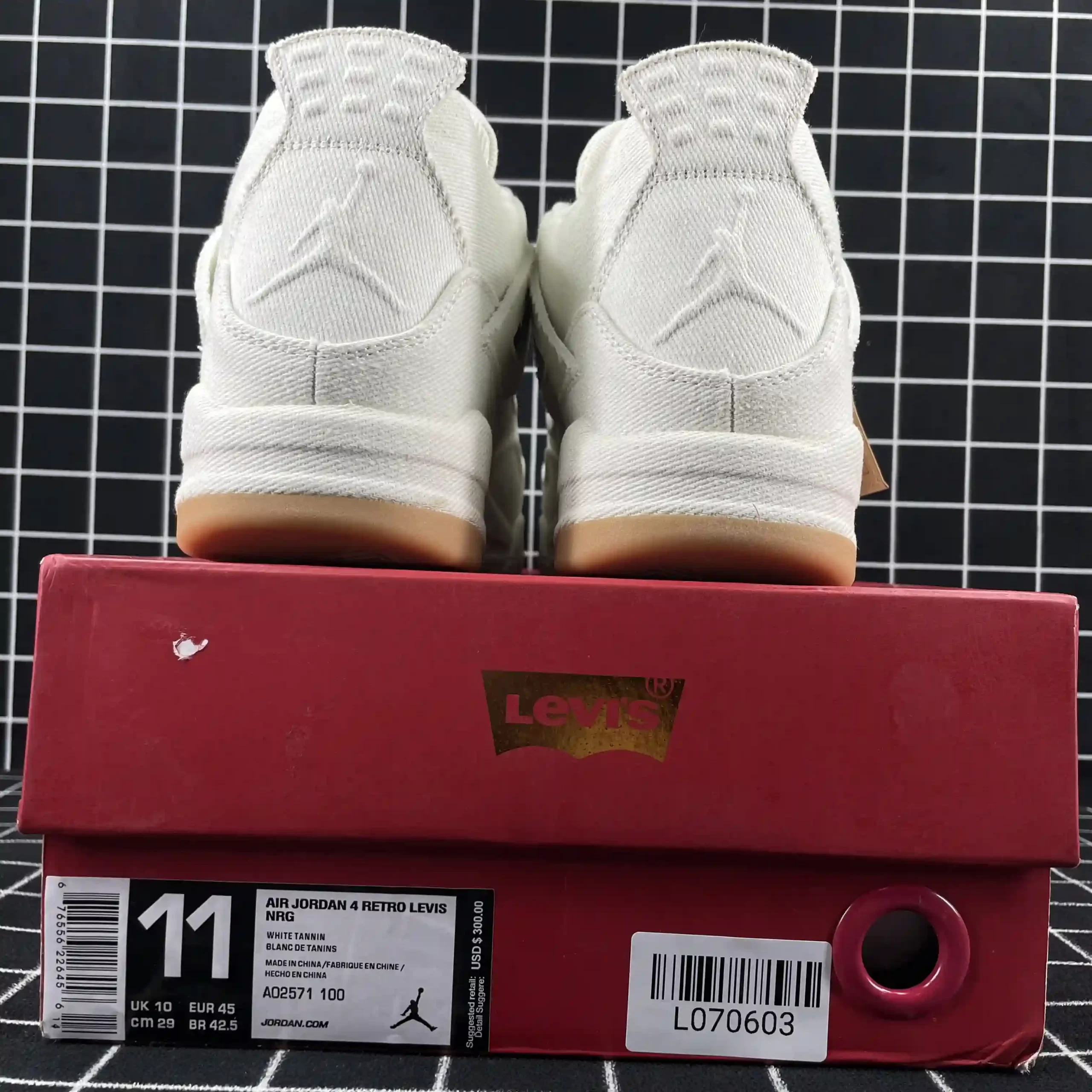 Jordan 4 Retro Levi’s White Replica