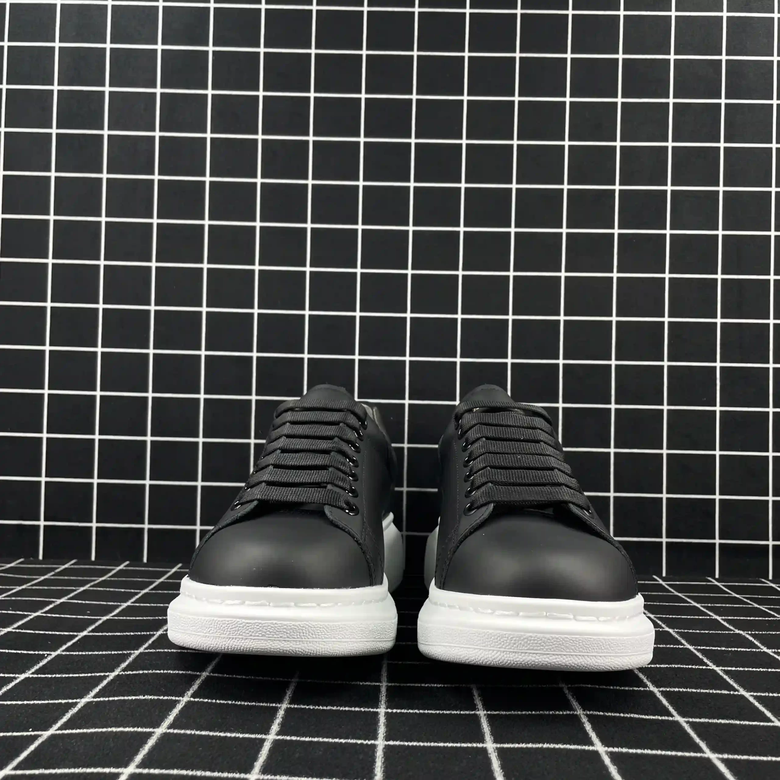 Alexander McQueen Oversized Sneaker Black Smooth Calf Leather Replica