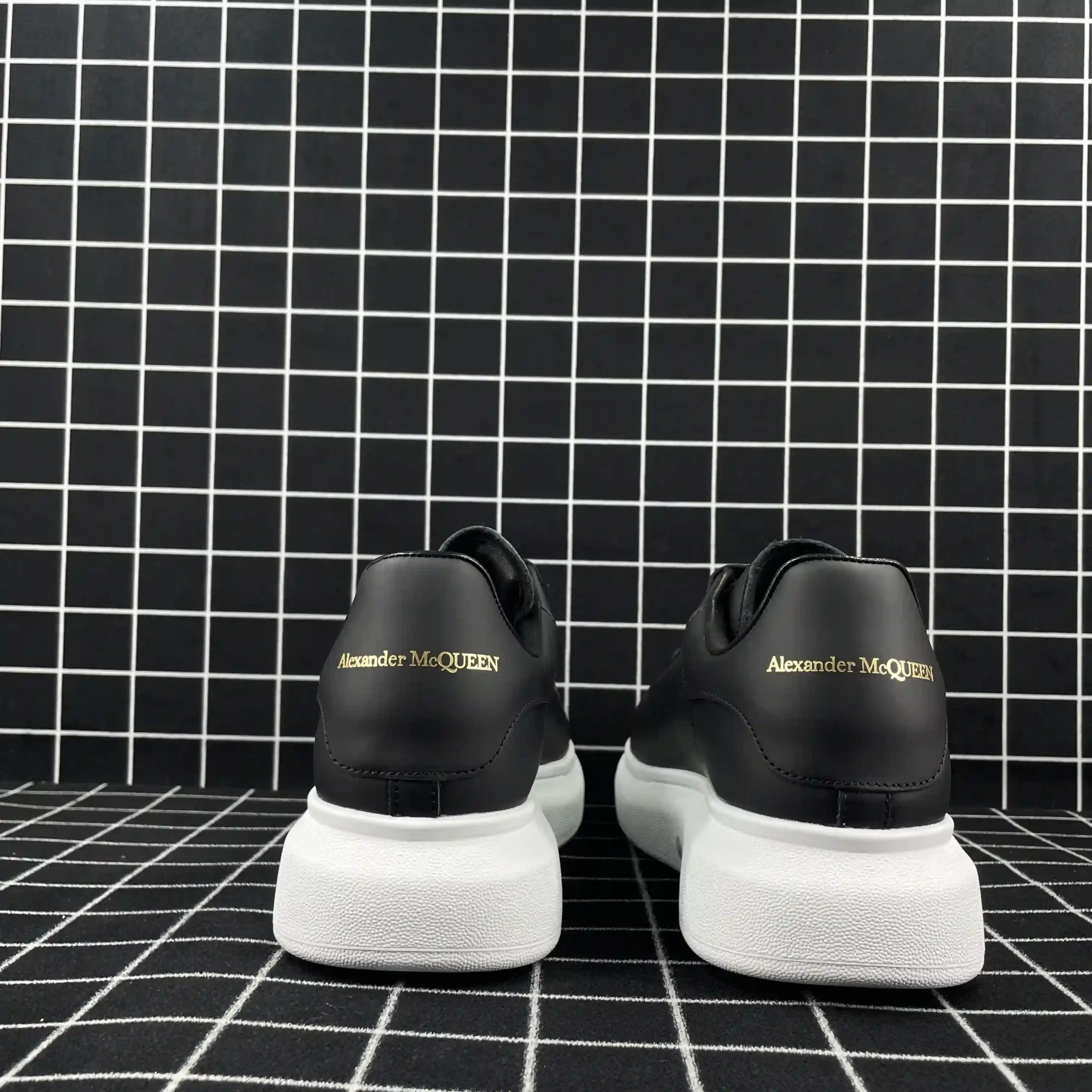 Alexander McQueen Oversized Sneaker Black Smooth Calf Leather Replica
