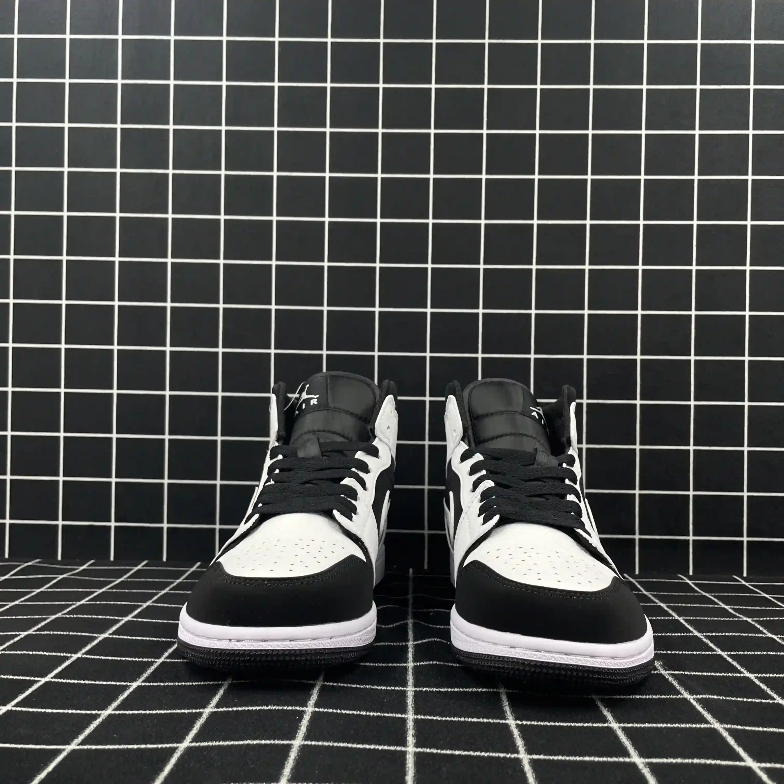 Air Jordan 1 Retro Mid Tuxedo Replica