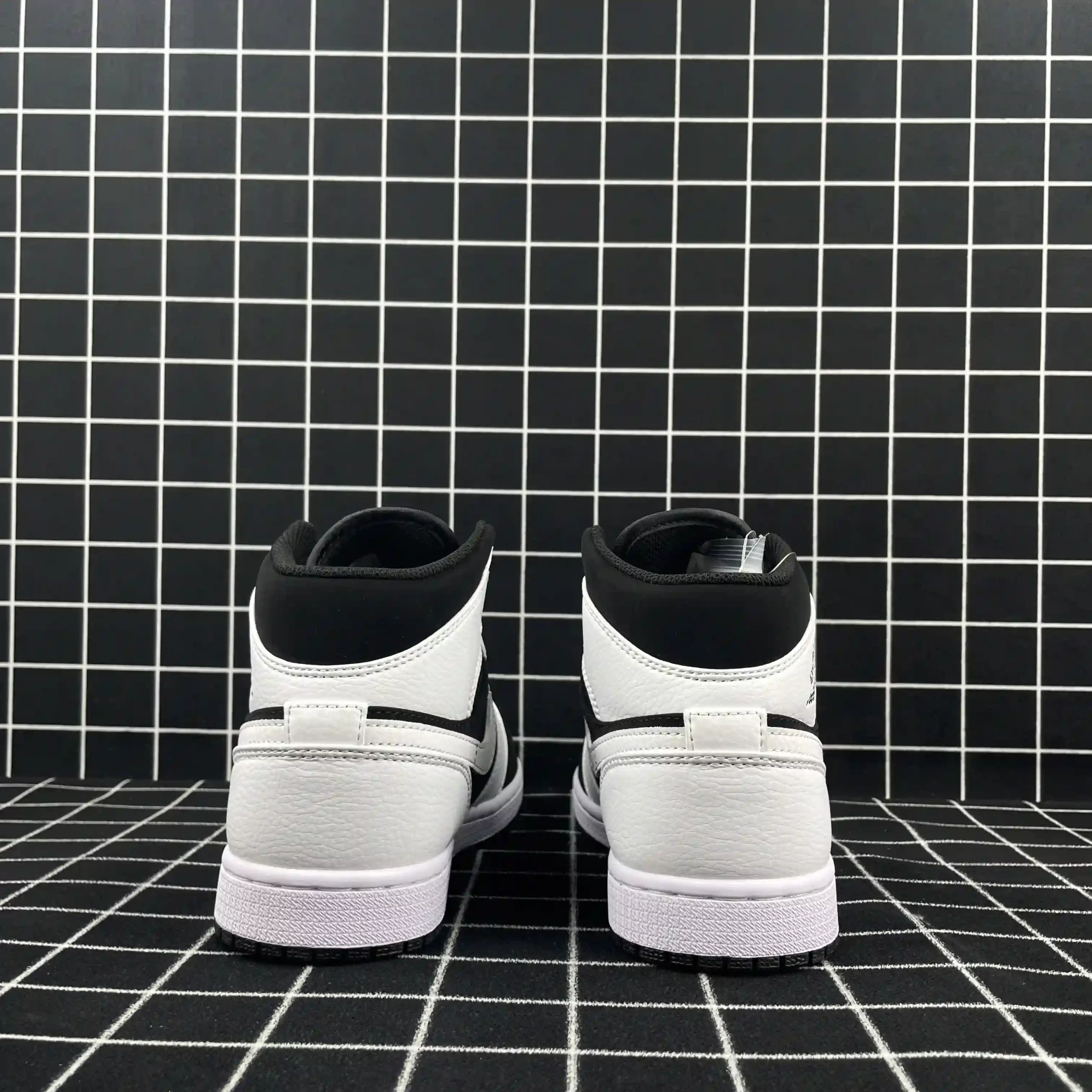 Air Jordan 1 Retro Mid Tuxedo Replica