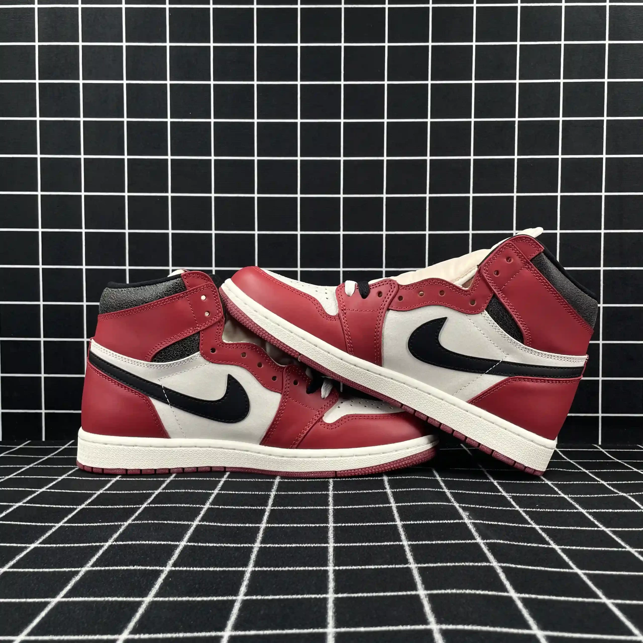 Jordan 1 Retro High OG Lost and Found Replica