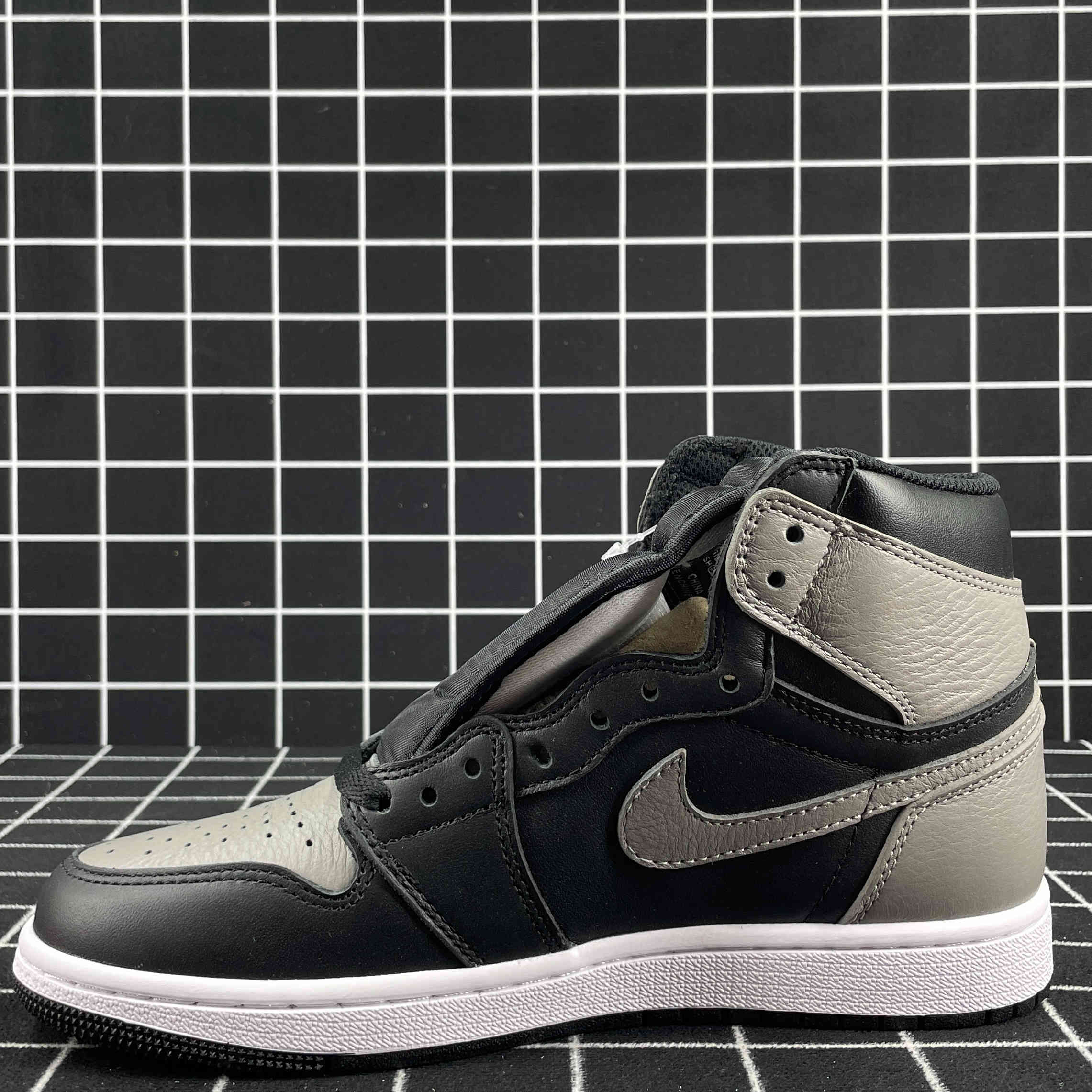 Air Jordan 1 Retro High OG Shadow 2018