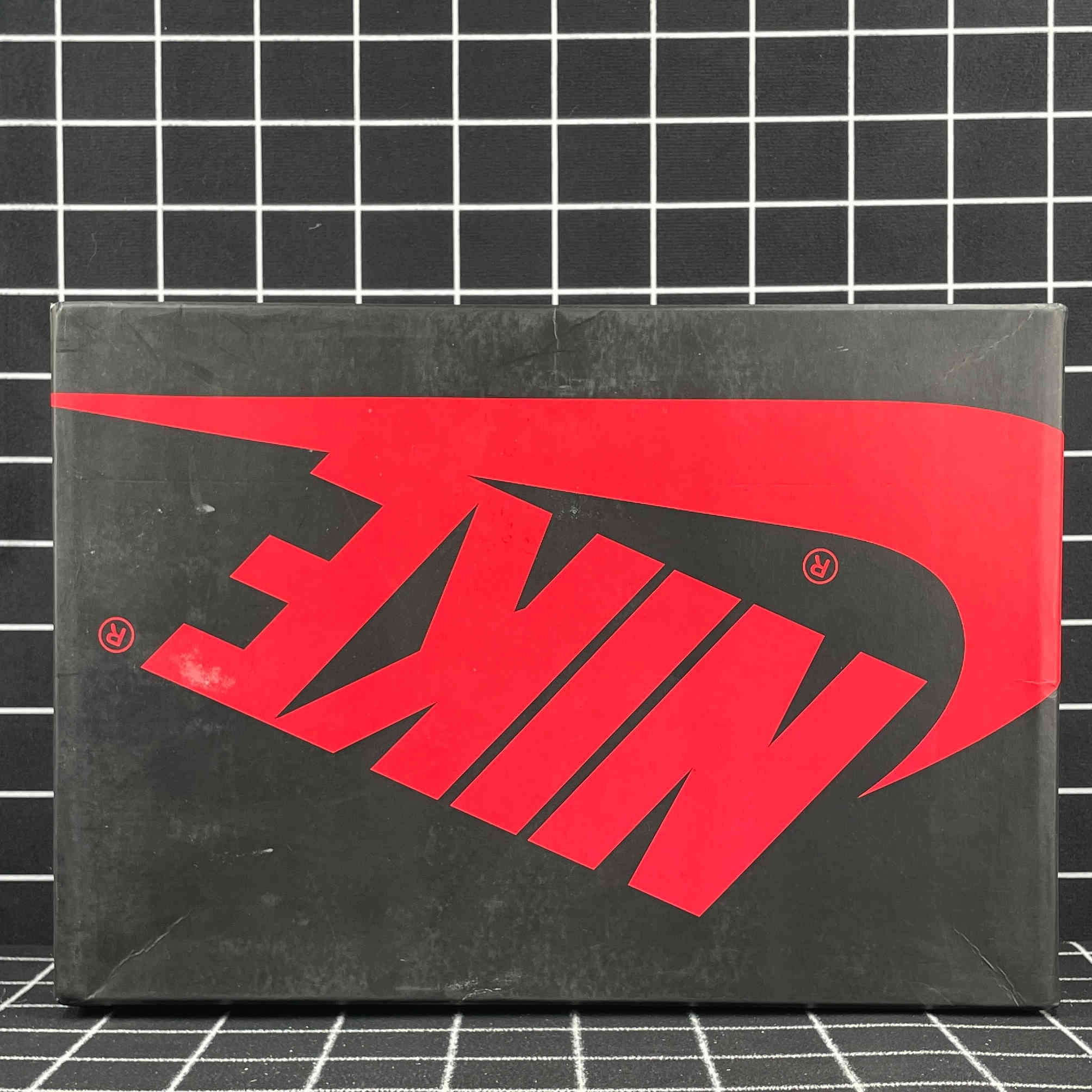 Air Jordan 1 Retro High OG Shadow 2018