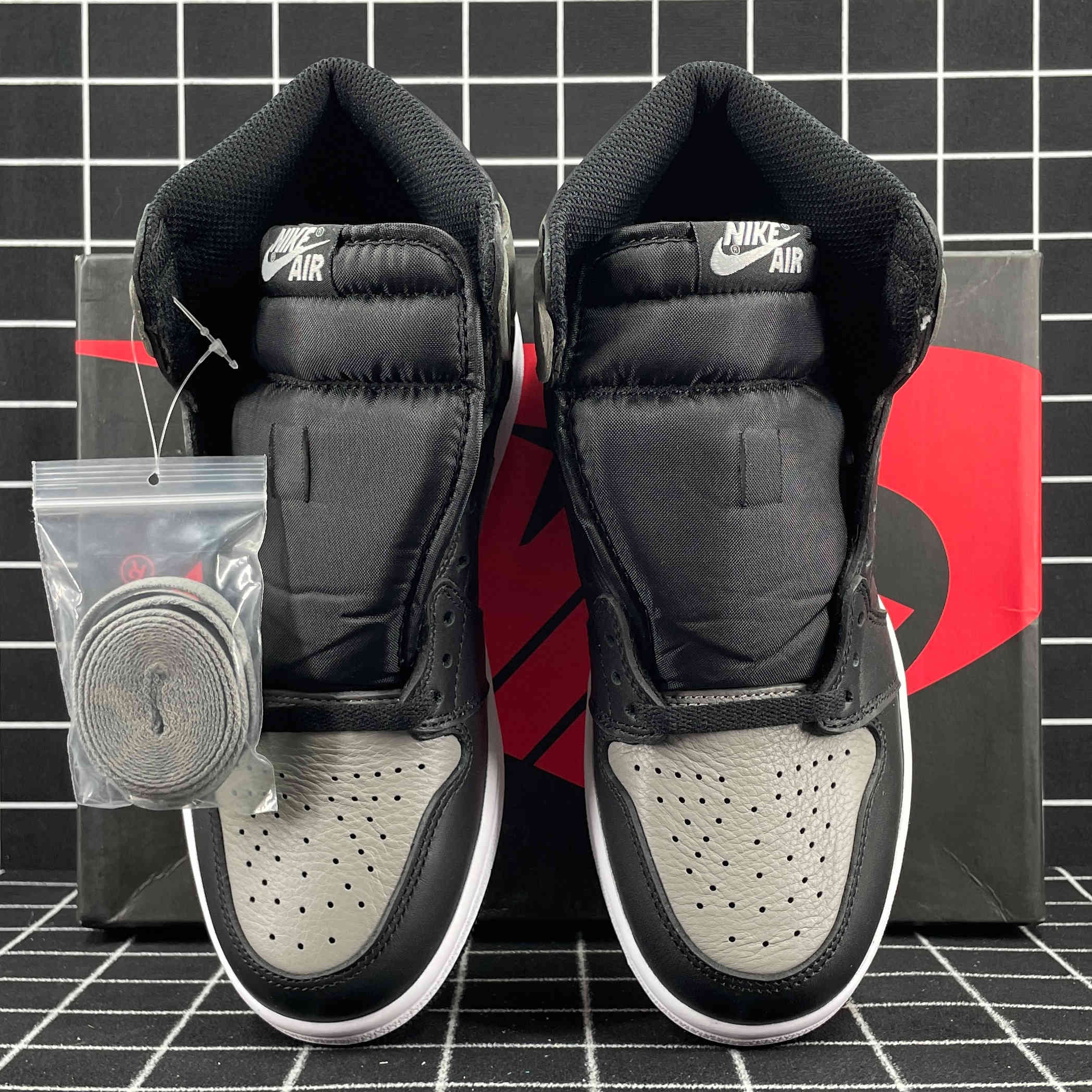 Air Jordan 1 Retro High OG Shadow 2018