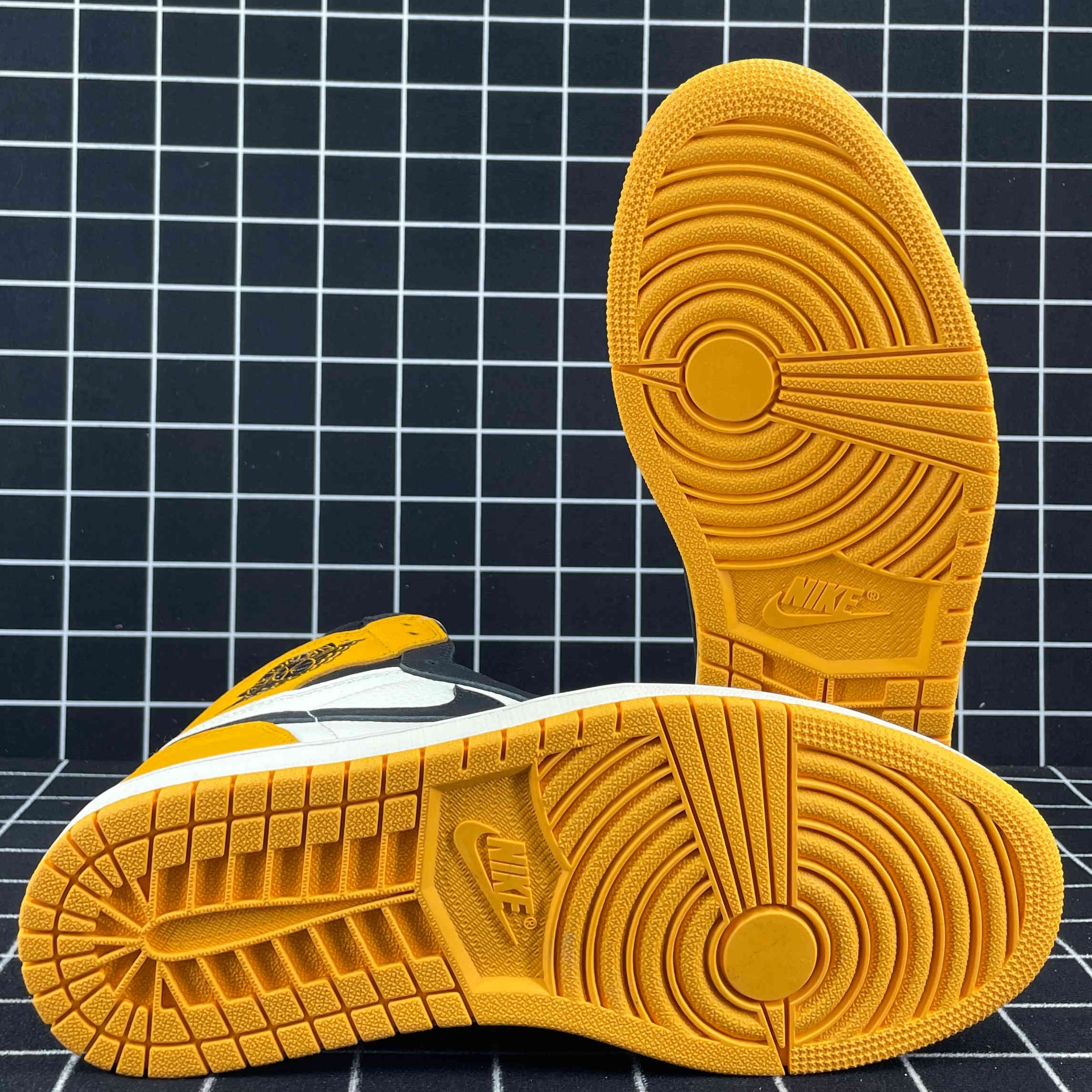 Jordan 1 Retro High OG Taxi Replica