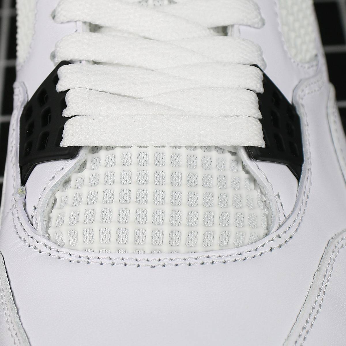 Jordan 4 Retro White Cement (2016) Replica