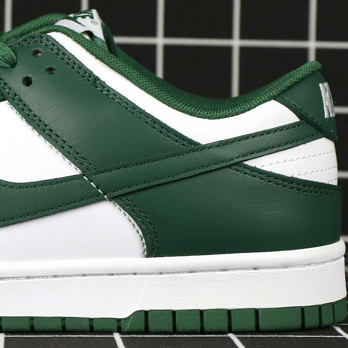 Nike Dunk Low Michigan State Replica