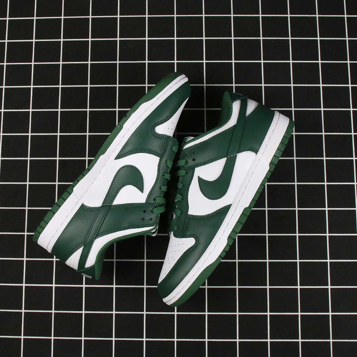 Nike Dunk Low Michigan State Replica