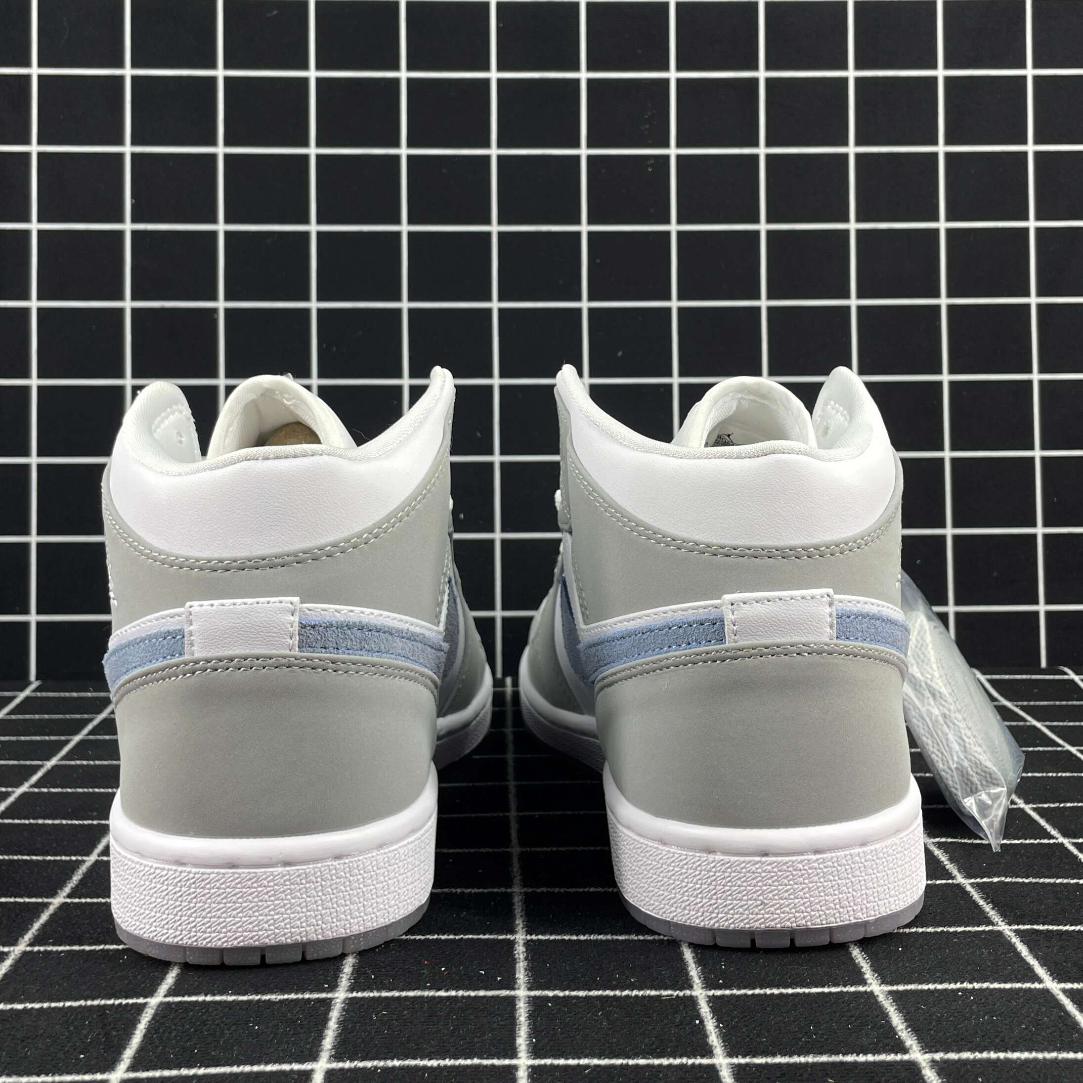 Air Jordan 1 Mid Wolf Grey Aluminum Replica