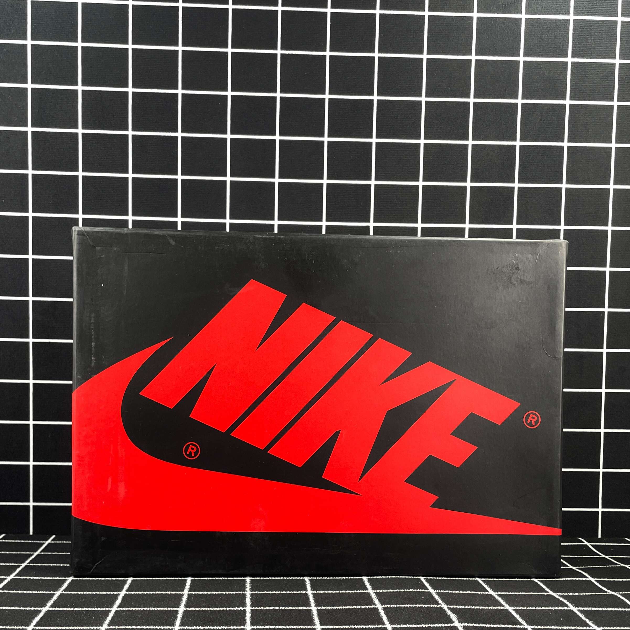 Air Jordan 1 Retro High OG Royal Toe Replica