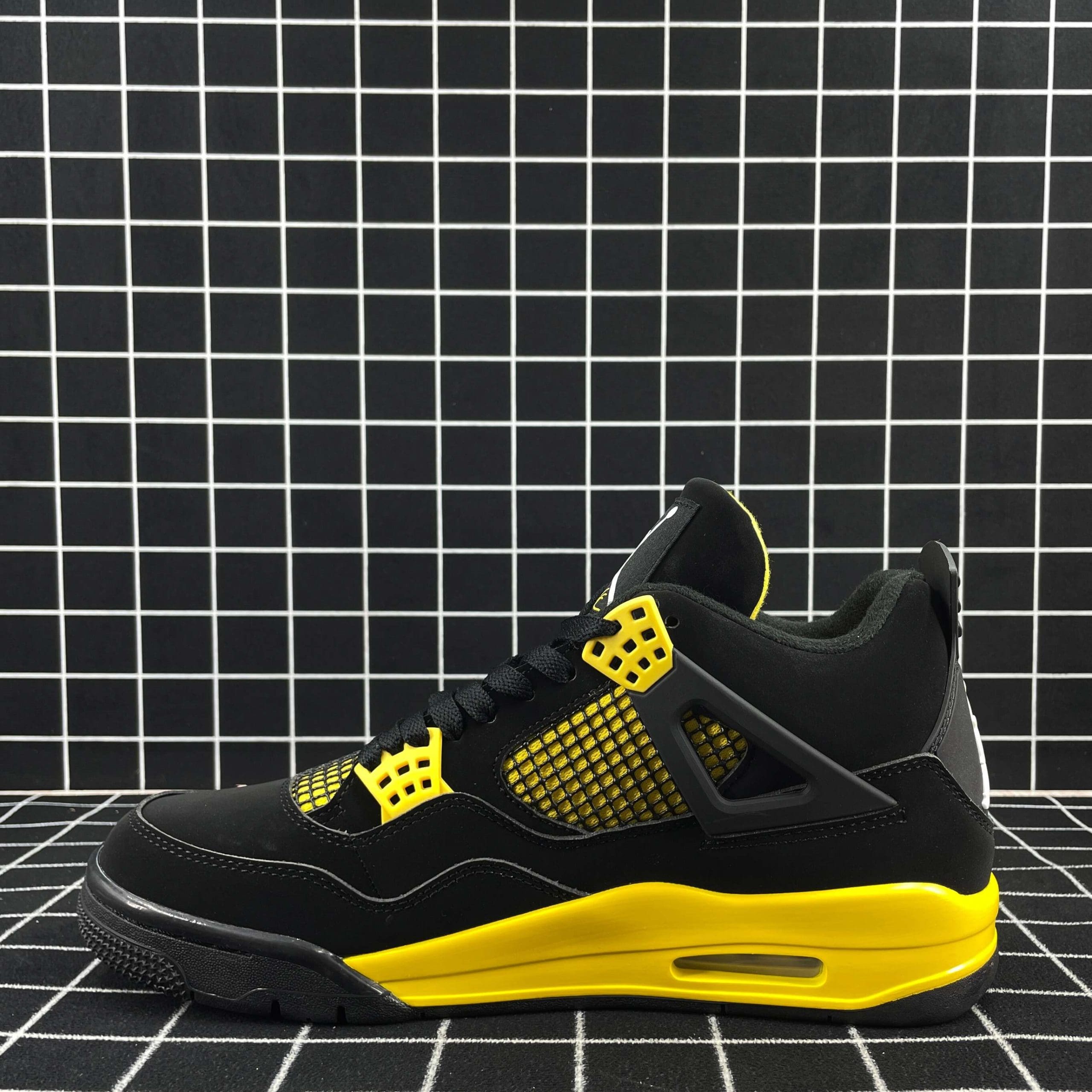 Air Jordan 4 Retro Thunder Replica