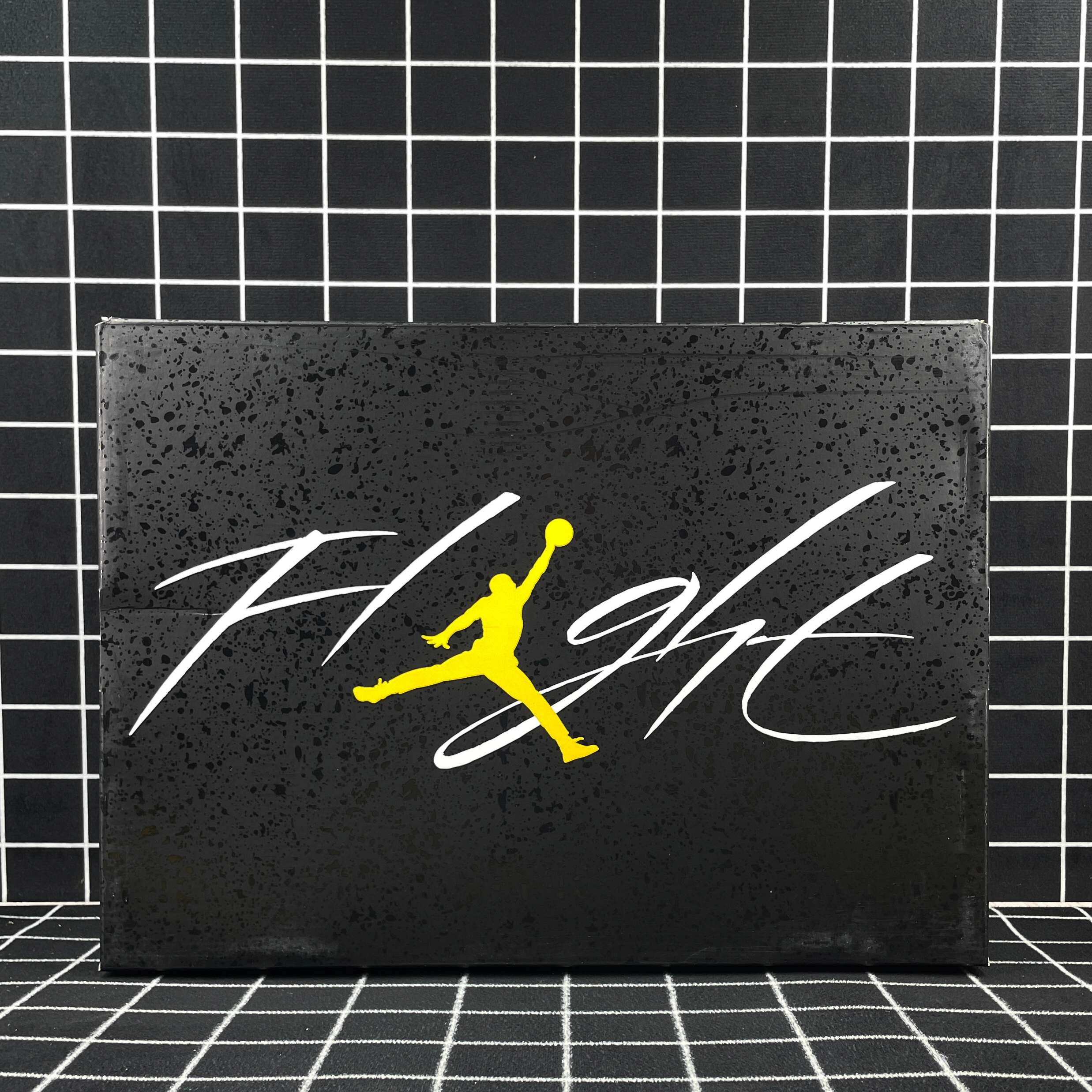 Air Jordan 4 Retro Thunder Replica