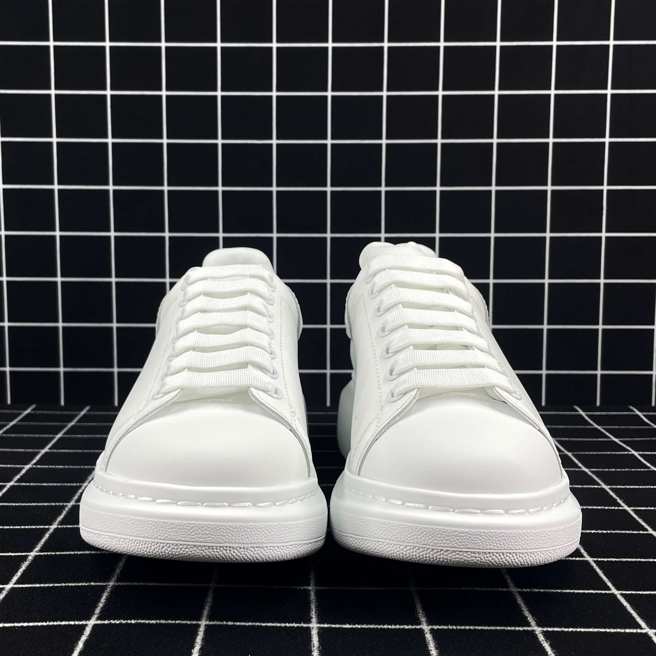 Alexander McQueen Oversized Sneaker White Smooth Calf Leather Replica