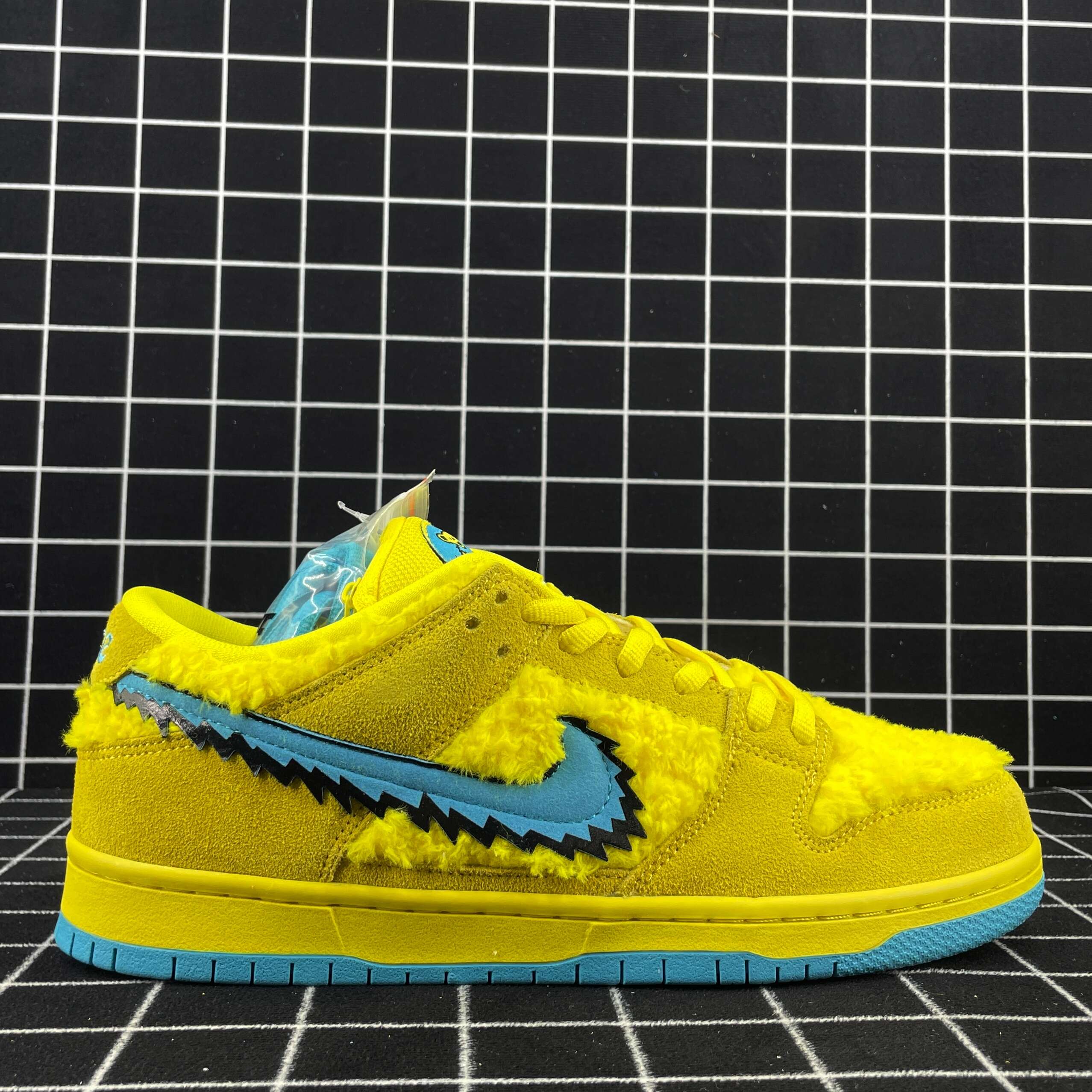 Grateful Dead x Nike SB Dunk Low Yellow Bear Replica