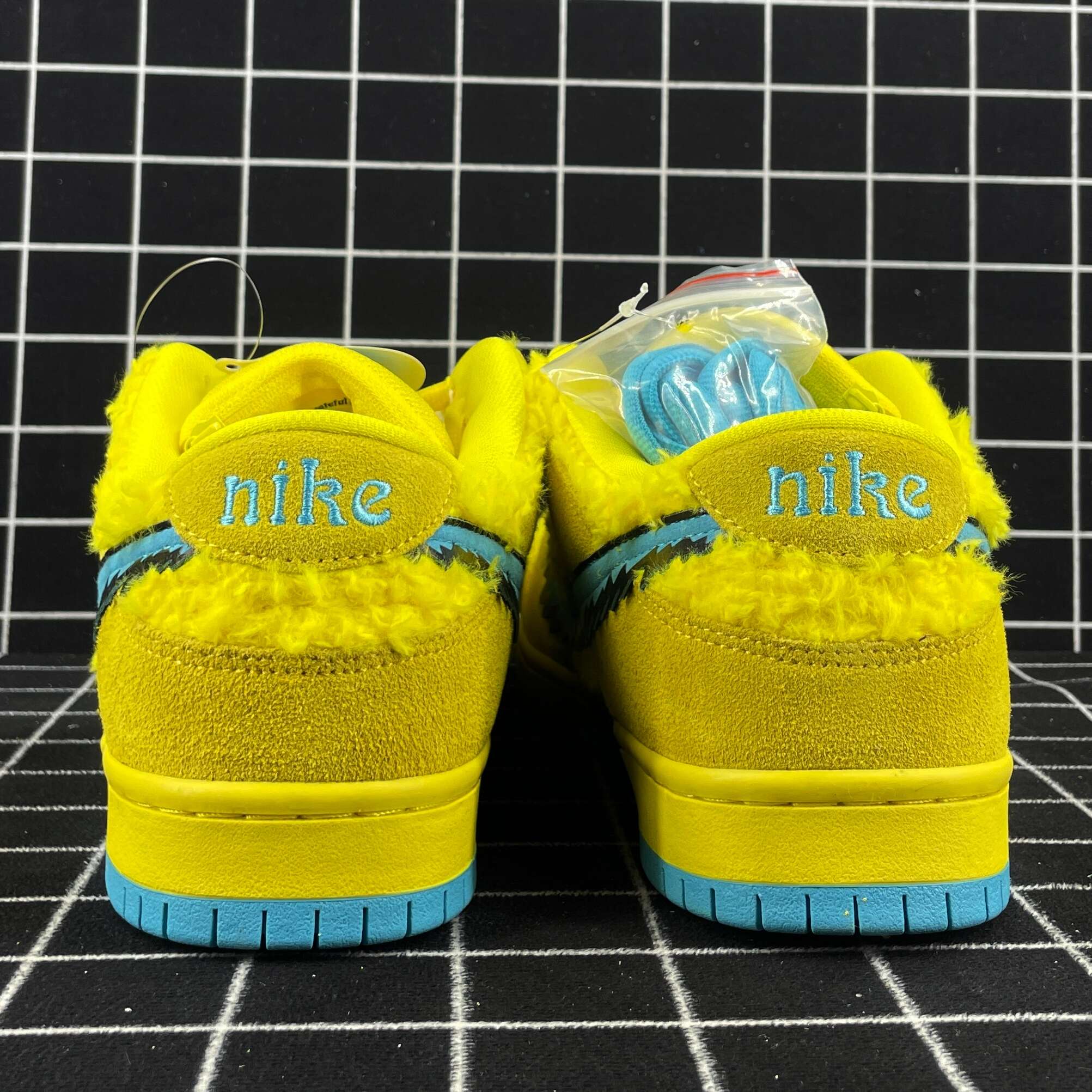 Grateful Dead x Nike SB Dunk Low Yellow Bear Replica
