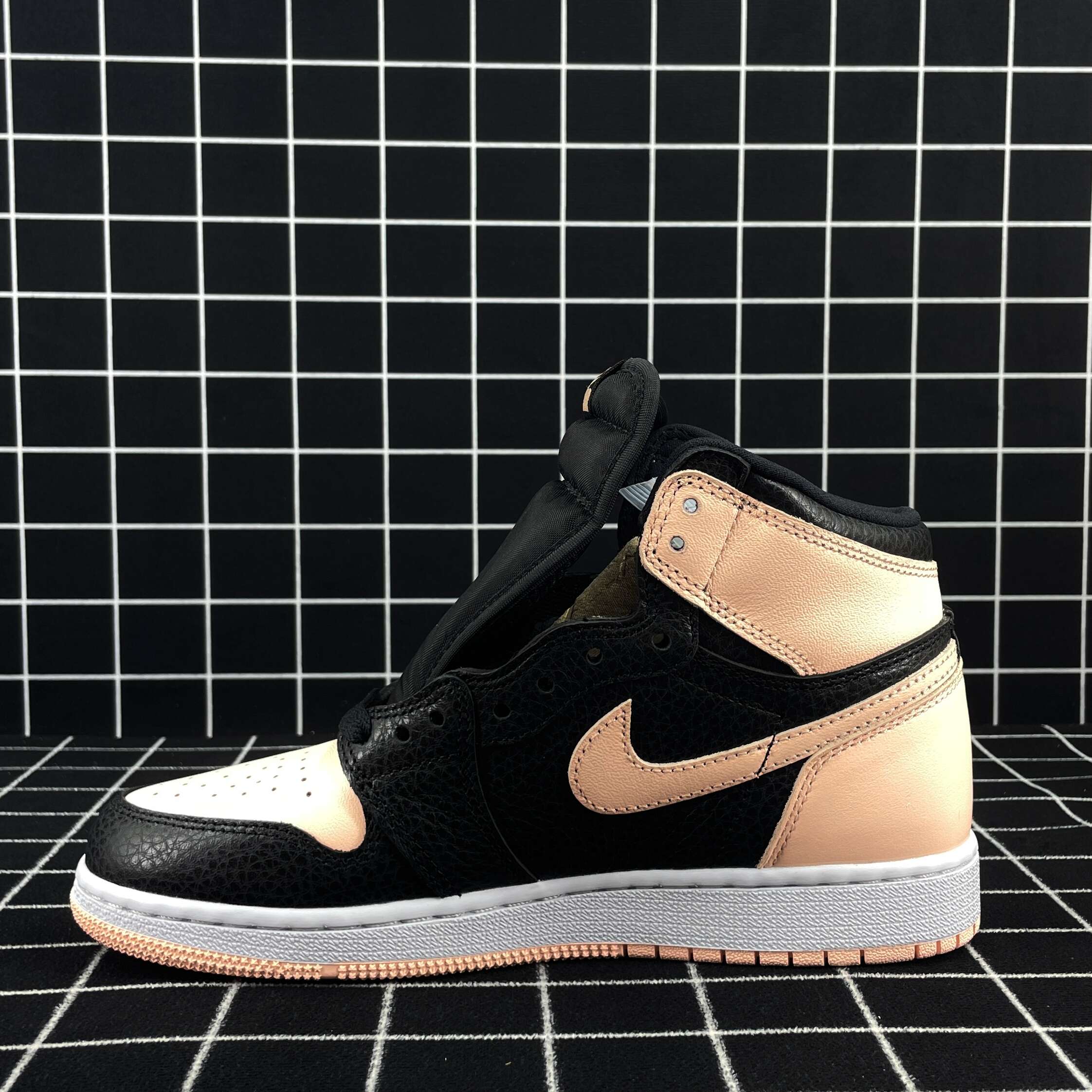 Jordan 1 Retro High Black Crimson Tint Replica