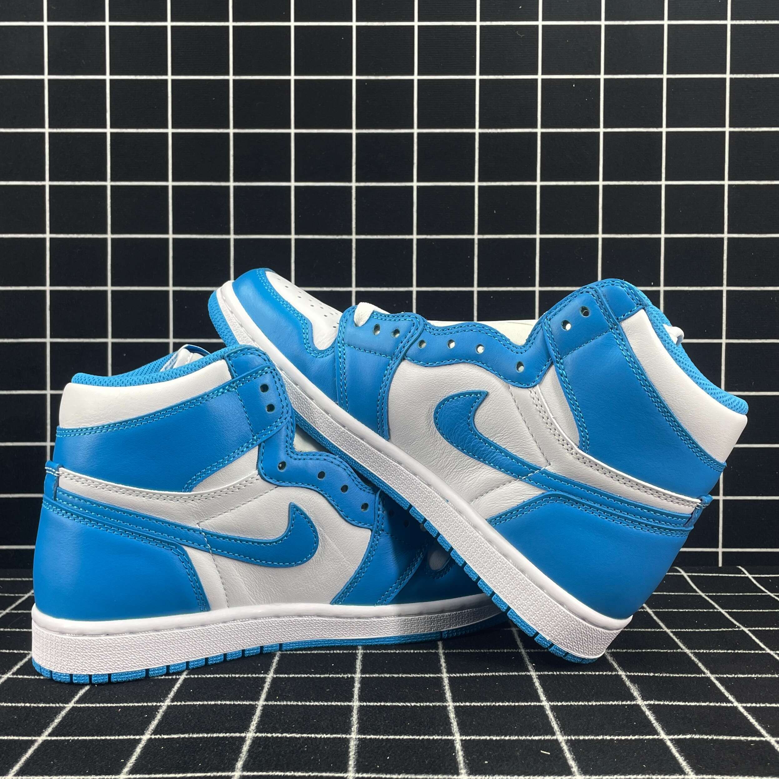 Jordan 1 Retro UNC Replica