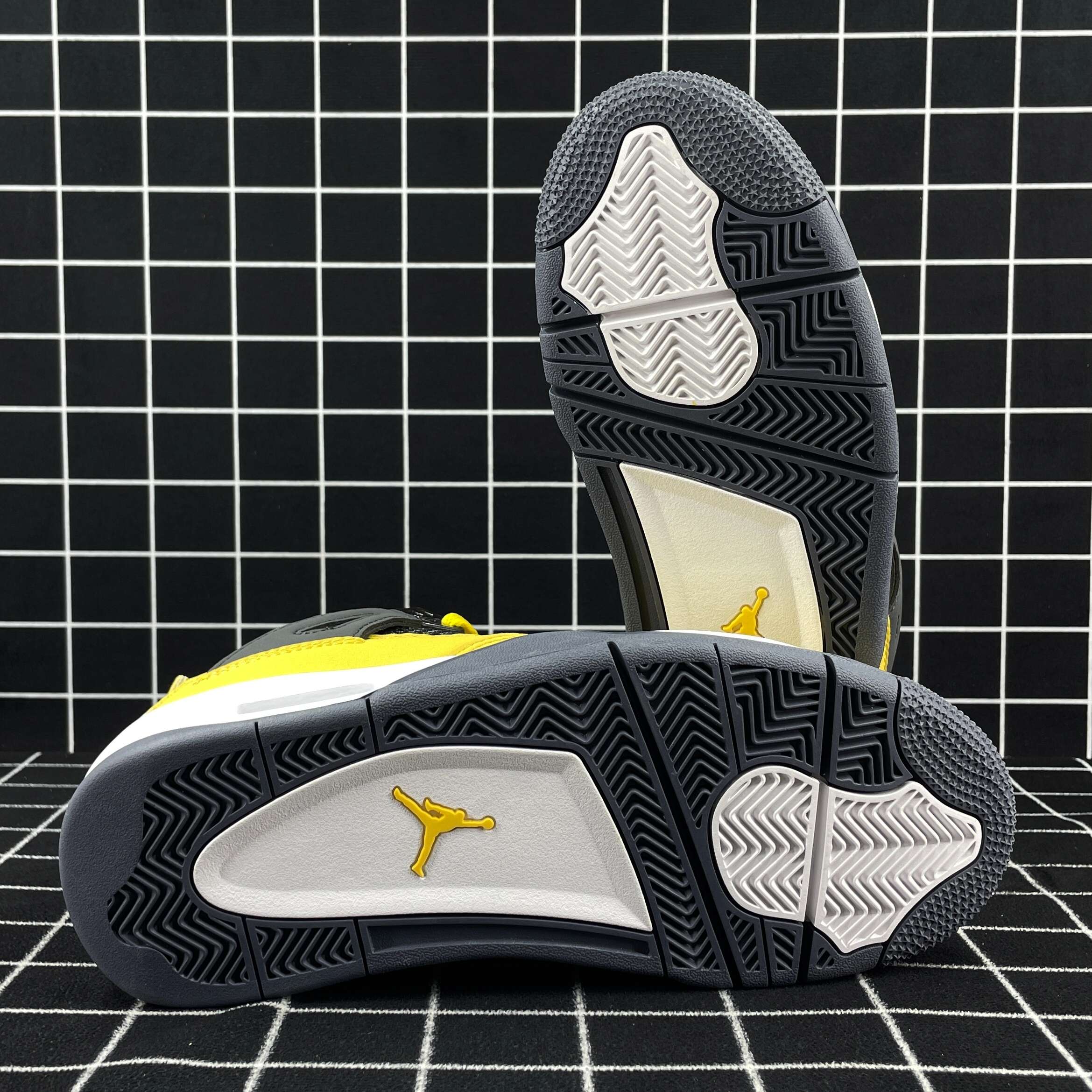 Jordan 4 Retro Lightning Replica