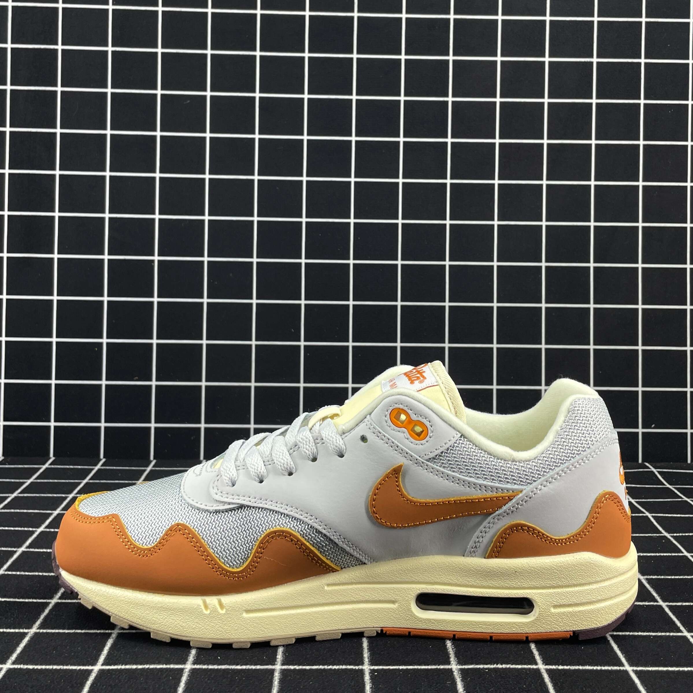 Nike Air Max 1 Anniversary Orange Replica