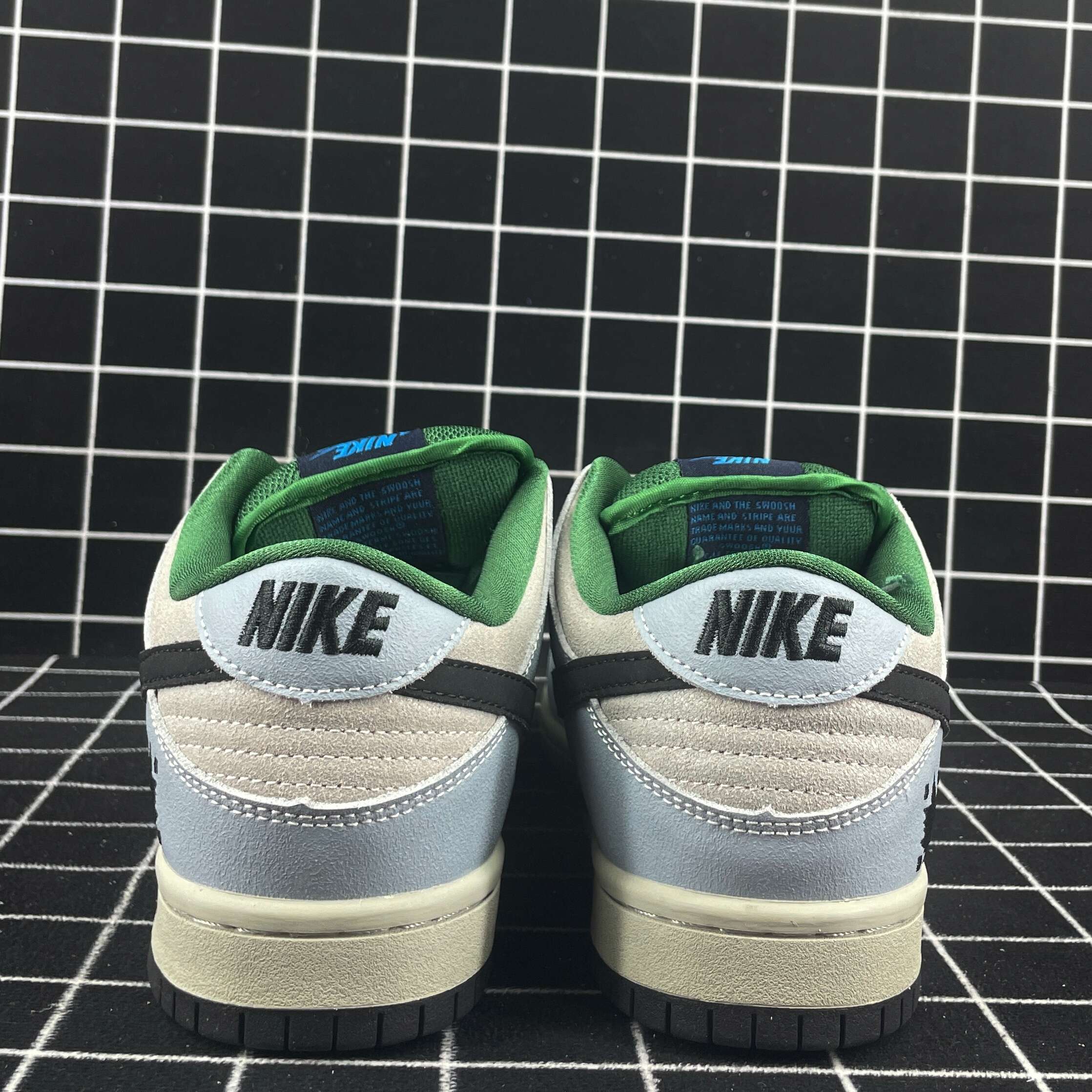 Nike Dunk SB Low Maple Leaf Central Park Replica