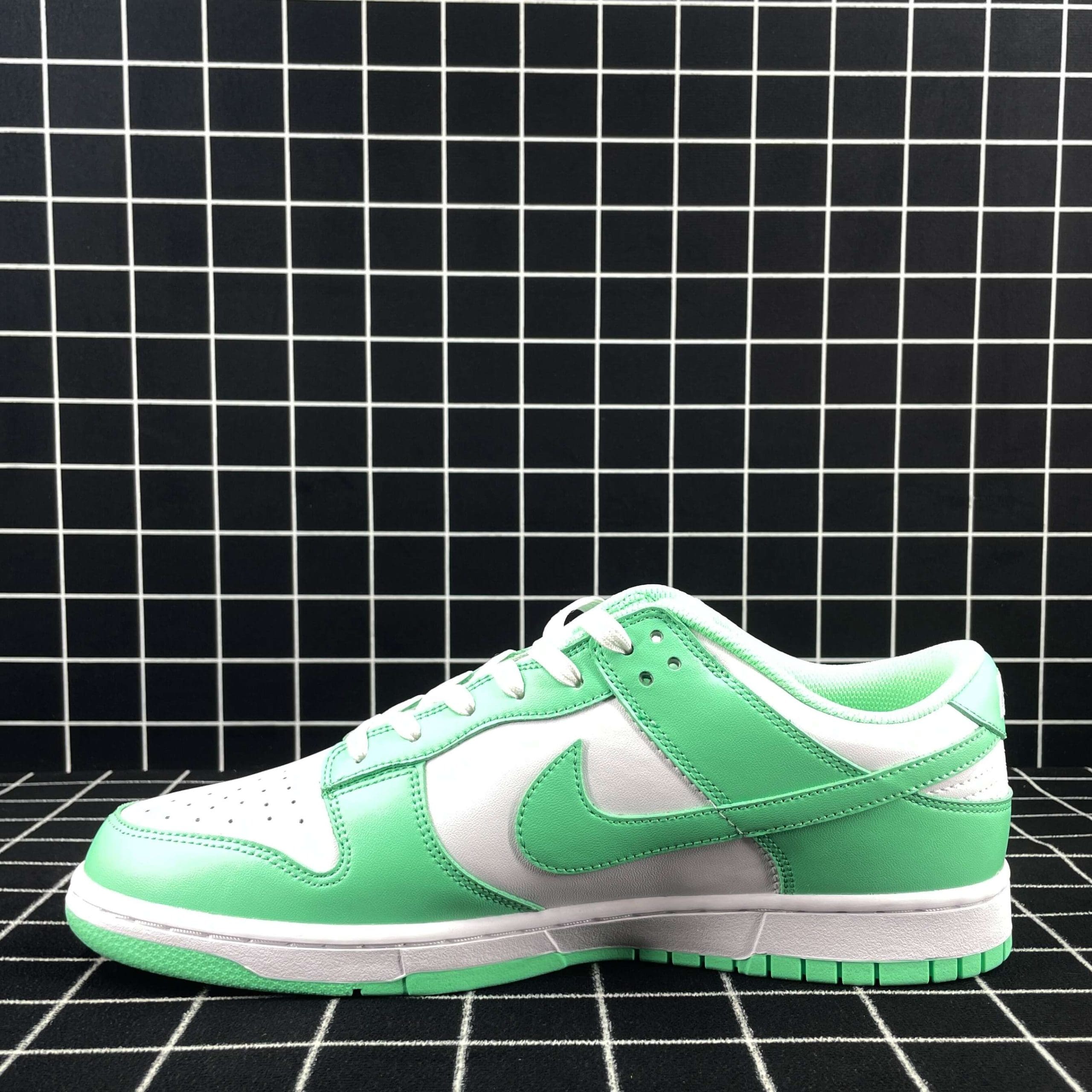 Nike SB Dunk Low Green Glow Replica