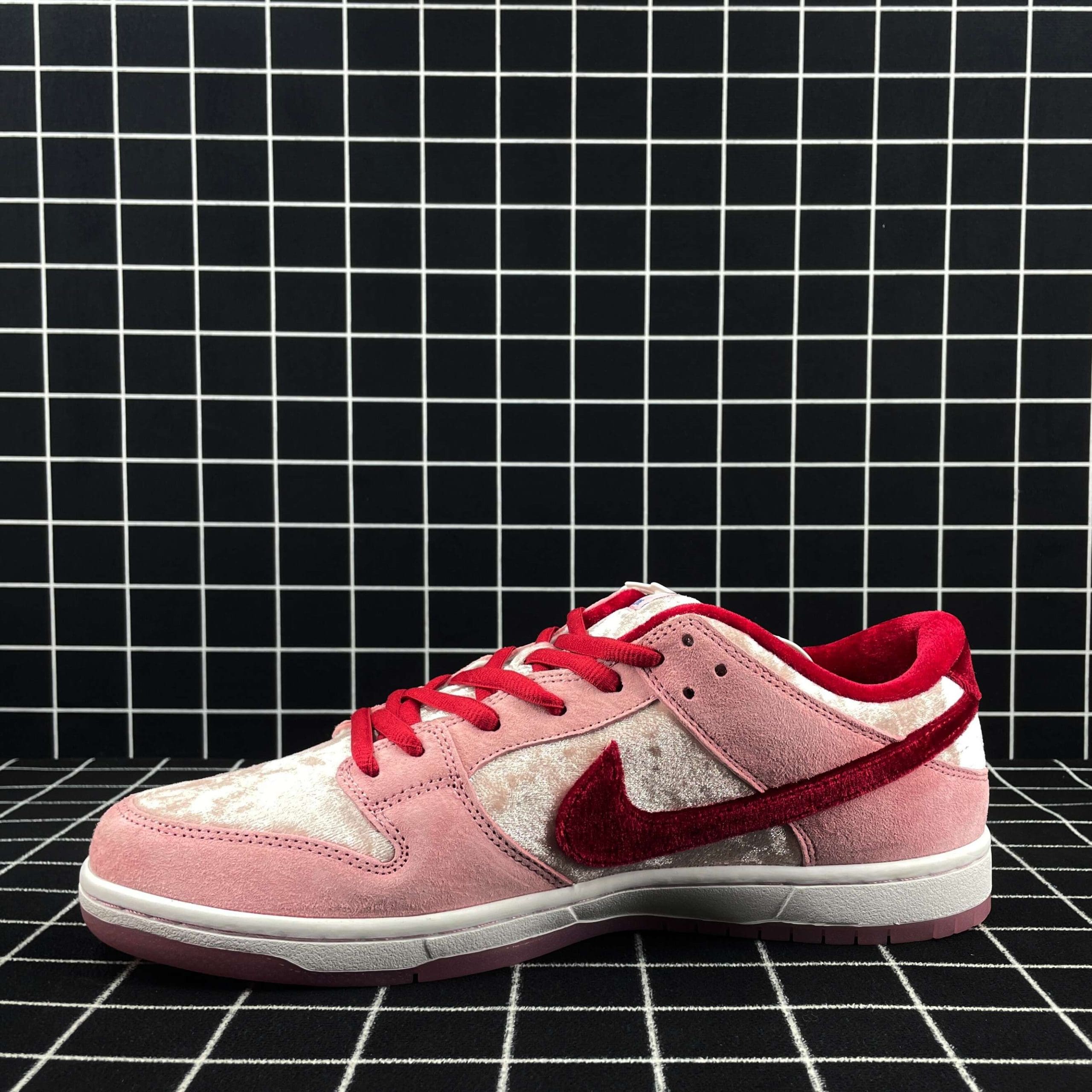 Nike SB Dunk Low StrangeLove Skateboards Replica