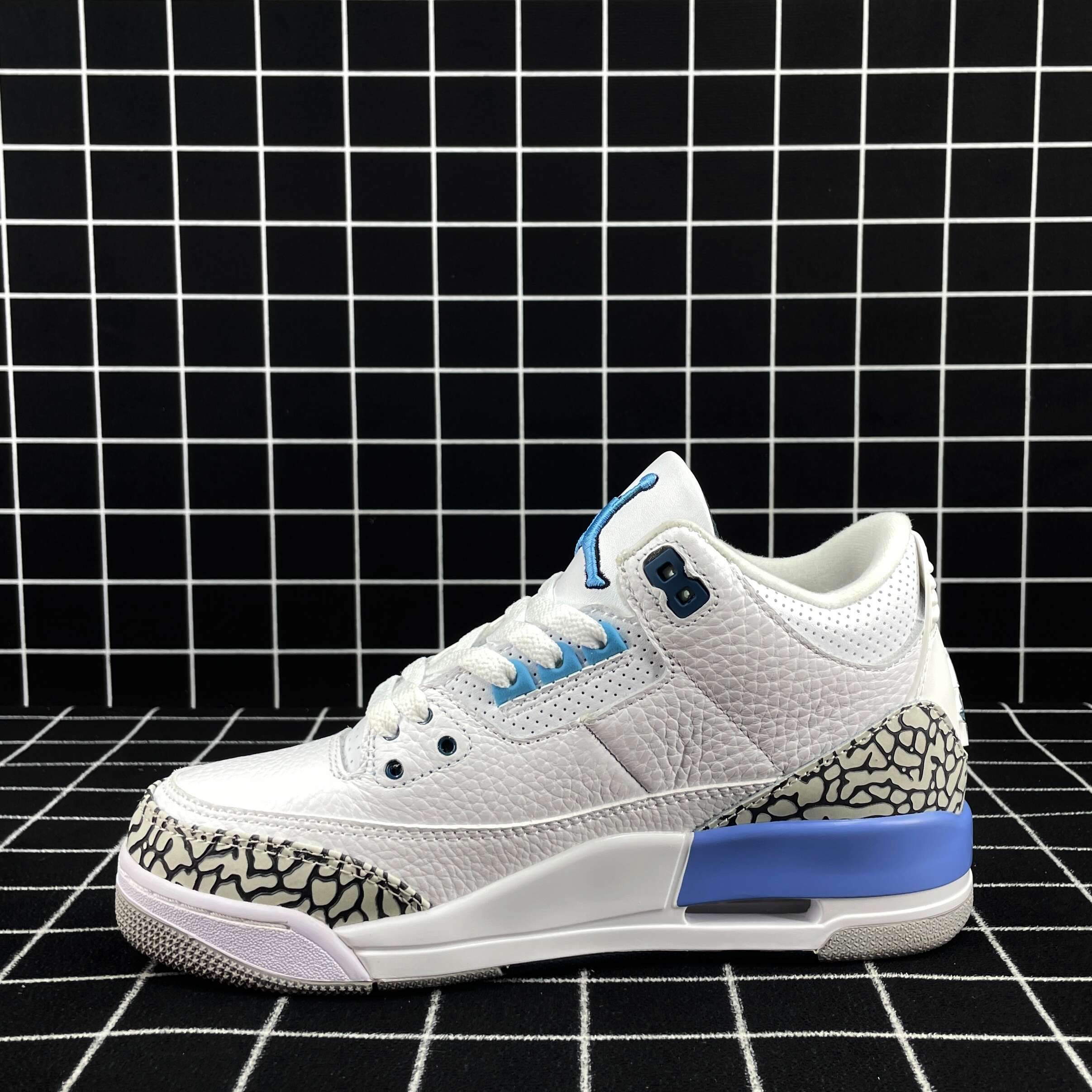 Air Jordan 3 UNC Replica