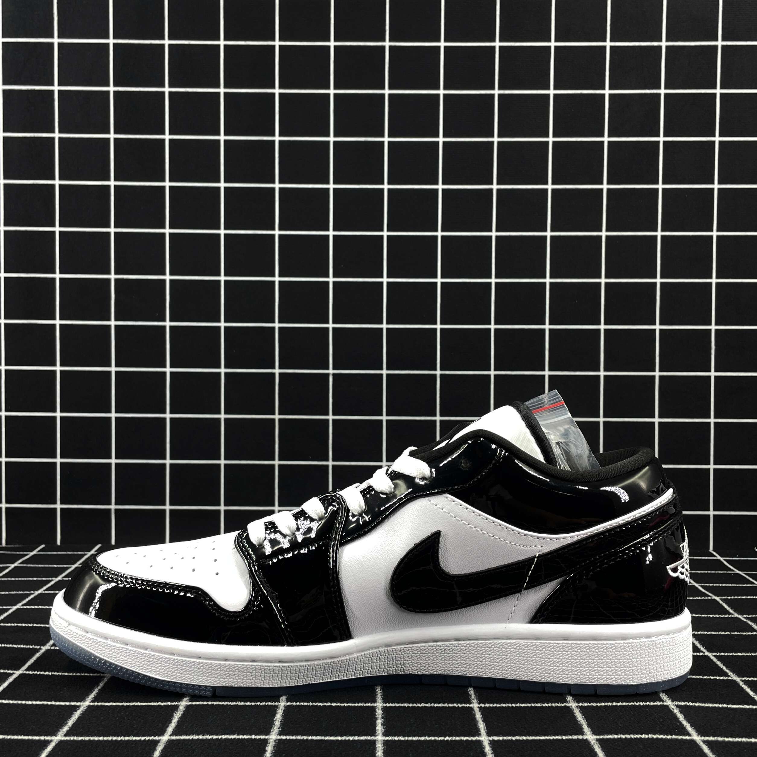 Jordan 1 Low SE Concord