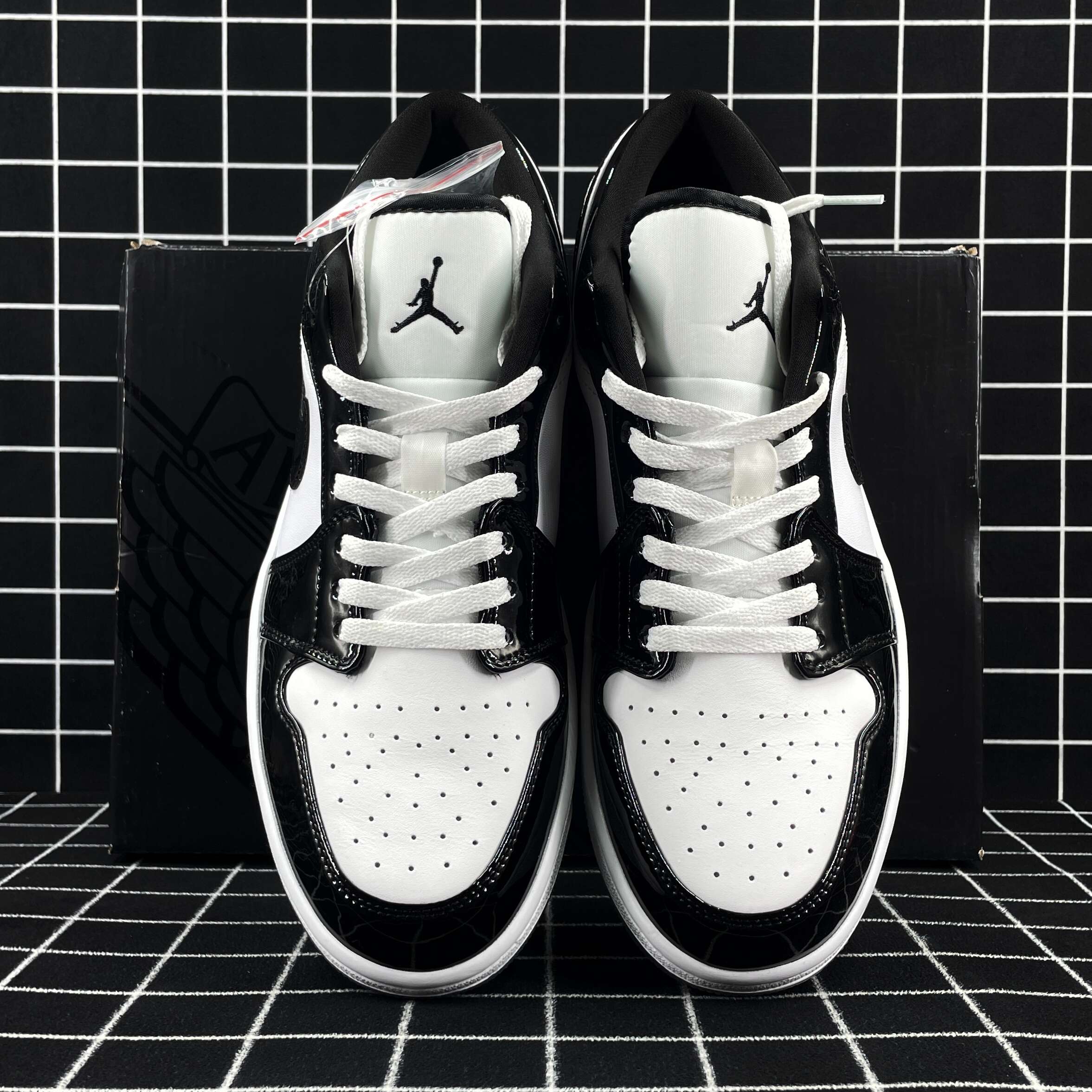 Jordan 1 Low SE Concord