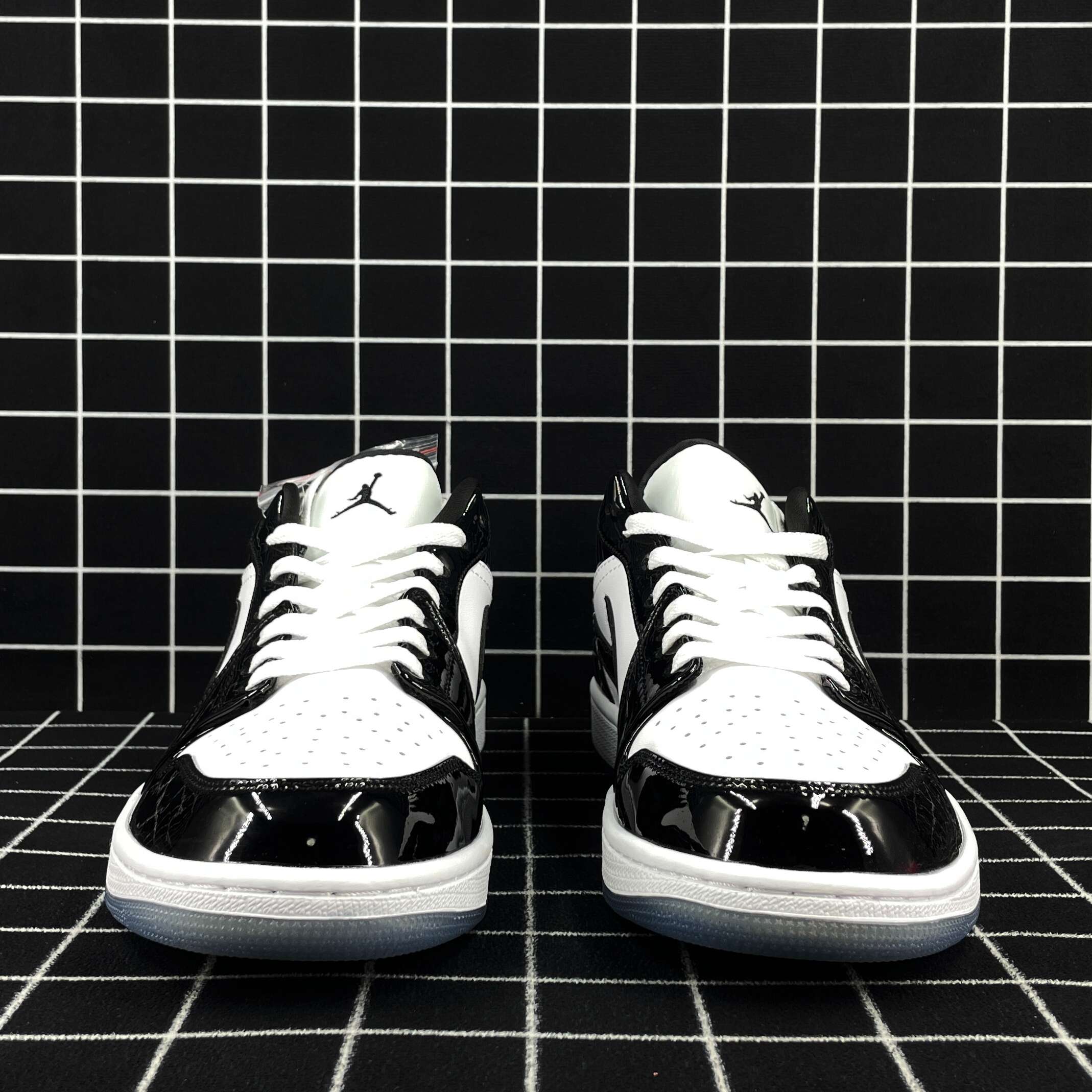 Jordan 1 Low SE Concord