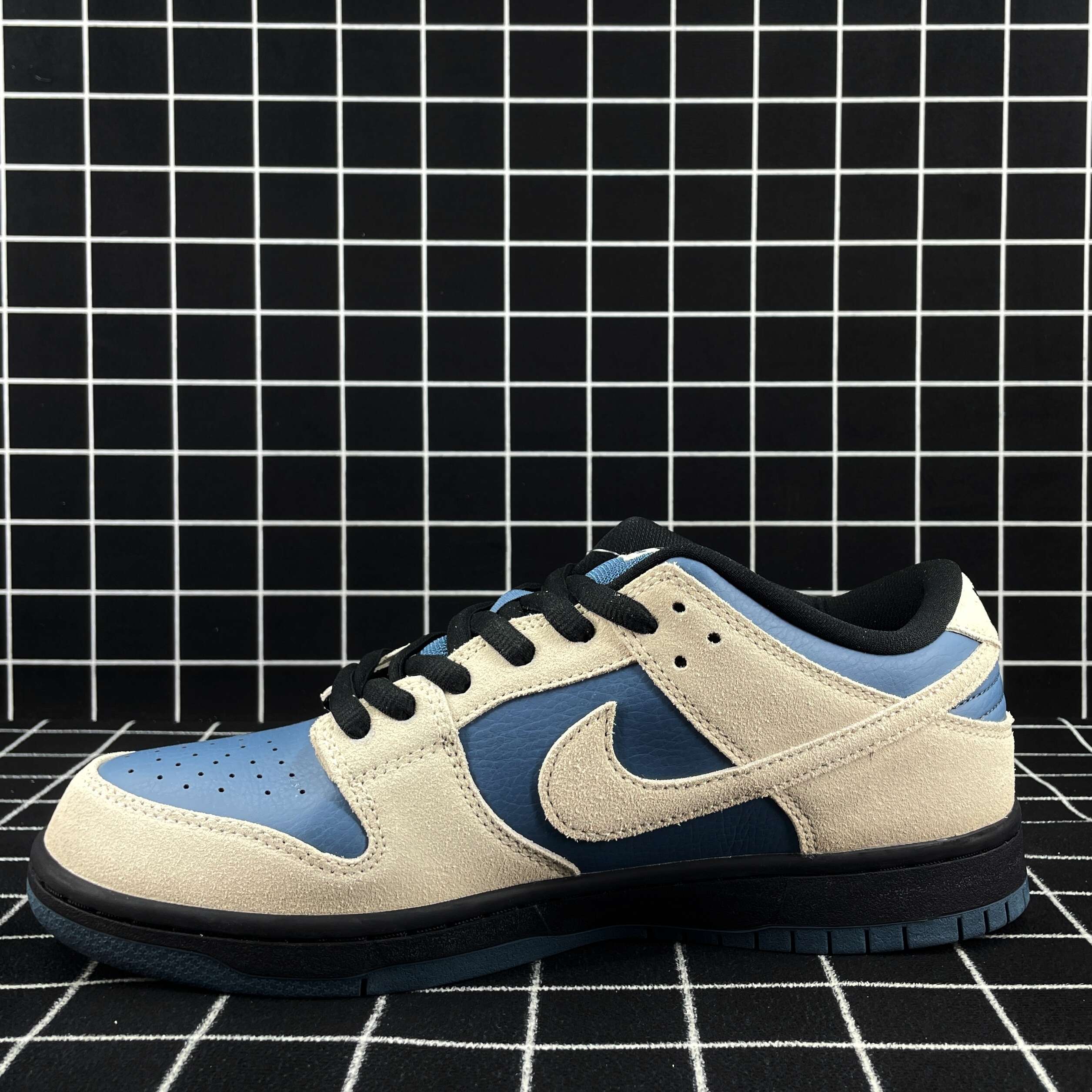 Nike SB Dunk Low Light Cream Thunderstorm Replica