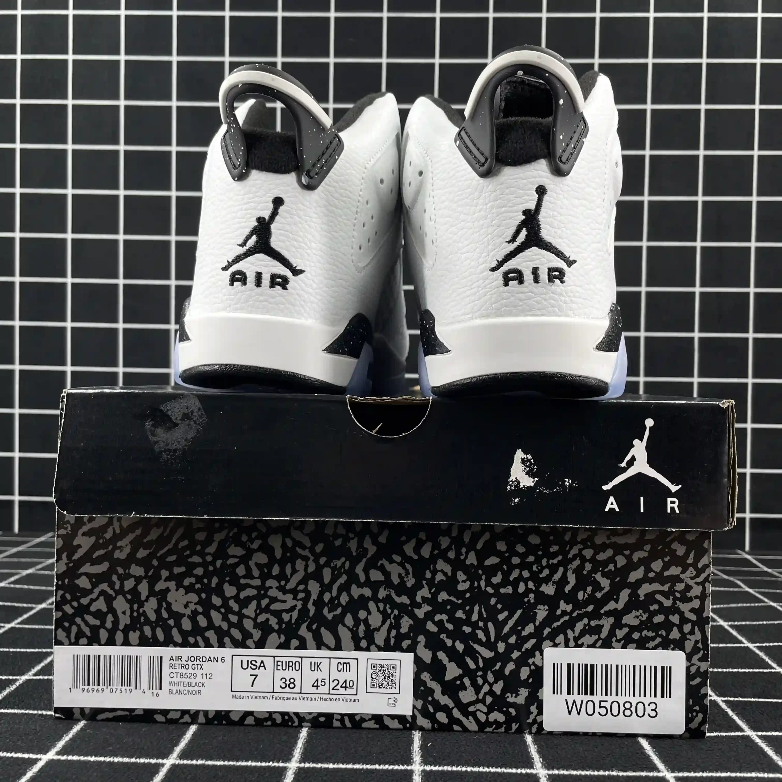 Air Jordan 6 Reverse Oreo Replica