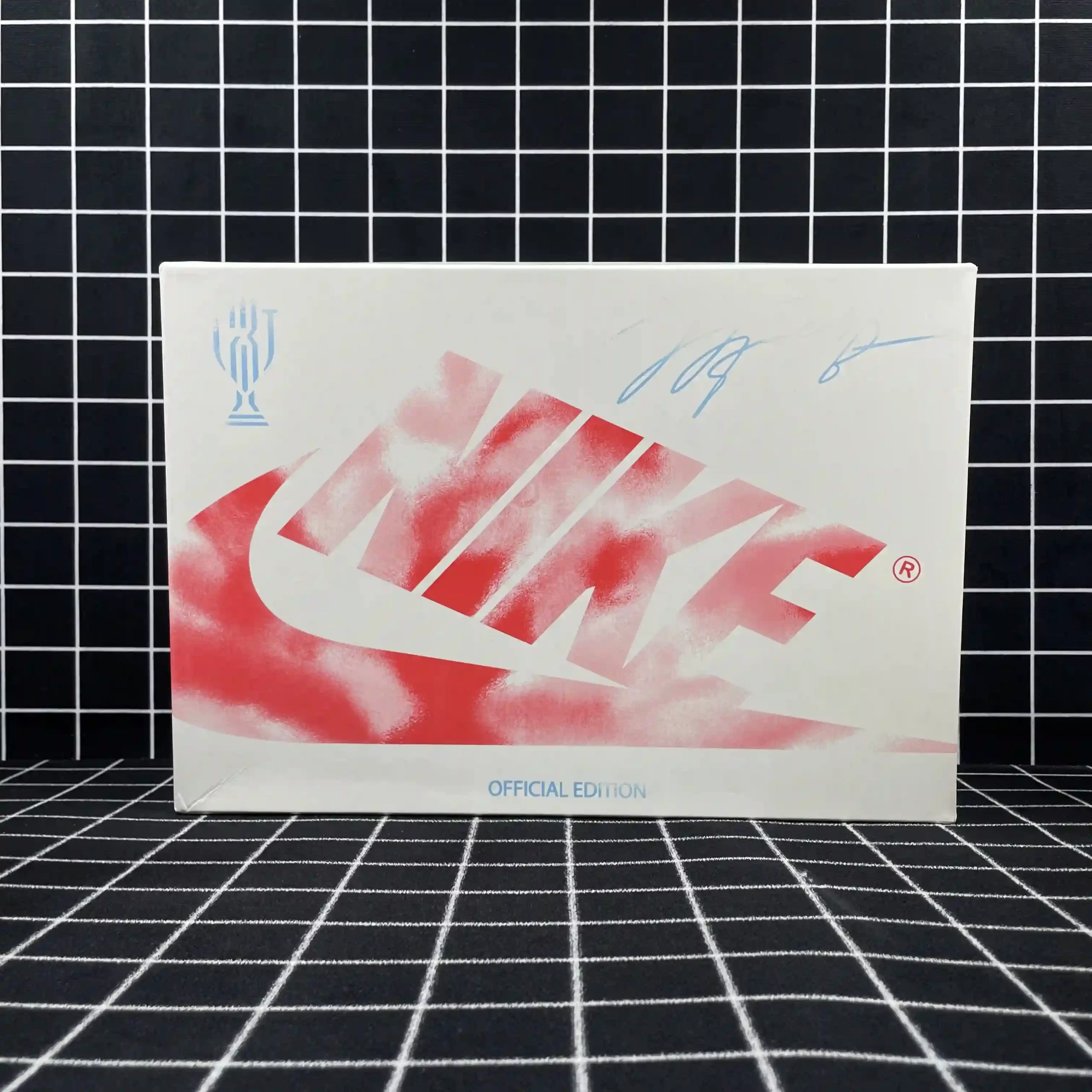 Jordan 1 Retro Low OG Trophy Room Away Replica