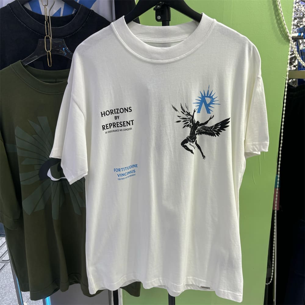 Rep Sun Wing God Character Slogan Tee