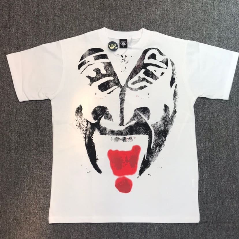 H*lst*r studios kiss me im a H*lst*r tee