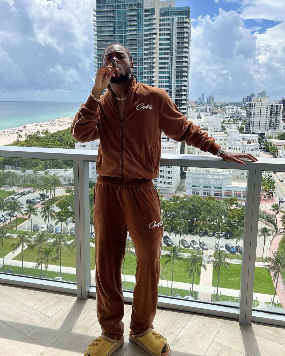 Corteiz Velvet Zipper Coat Set