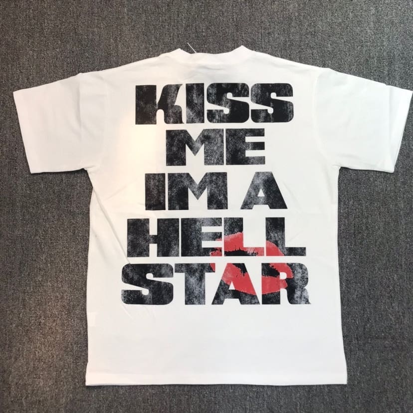 H*lst*r studios kiss me im a H*lst*r tee