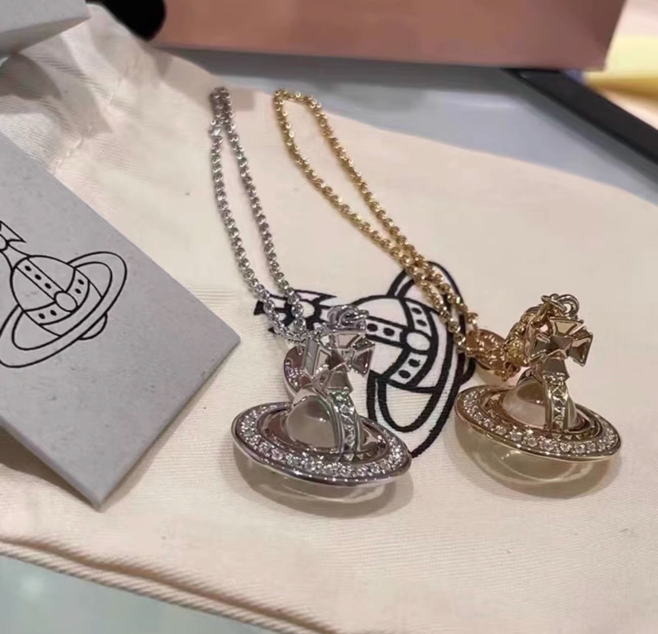 Vivienne Westwood Saturn Pearl Necklace Empress Dowager Pin Pearl Necklace